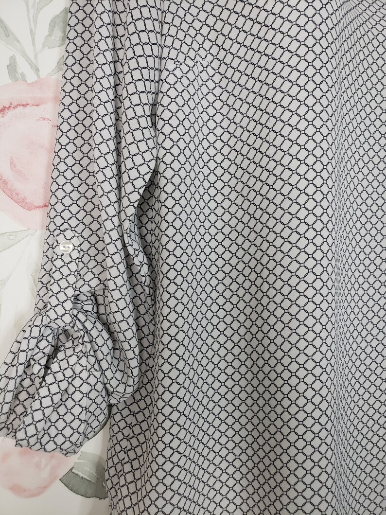 Cute Loose Fitting Spring White Top women/'s size SP Small Boat Neck Blouse Ann Taylor Petites Summer