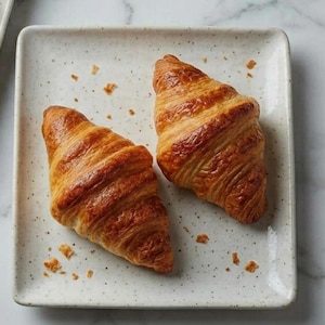 Ricetta classica dei croissant / Croissant sfogliati al burro / Pasticcini in stile pasticceria francese / Croissant fatti in casa / Download PDF immediato