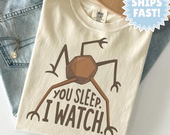 Komfort Farben Sie schlafen, ich beobachte Shirt, Projekt Hail Mary Rocky T-Shirt, Retro Alien Tshirt, Hail Mary Film, Scifi Reader Geschenk für Buchliebhaber