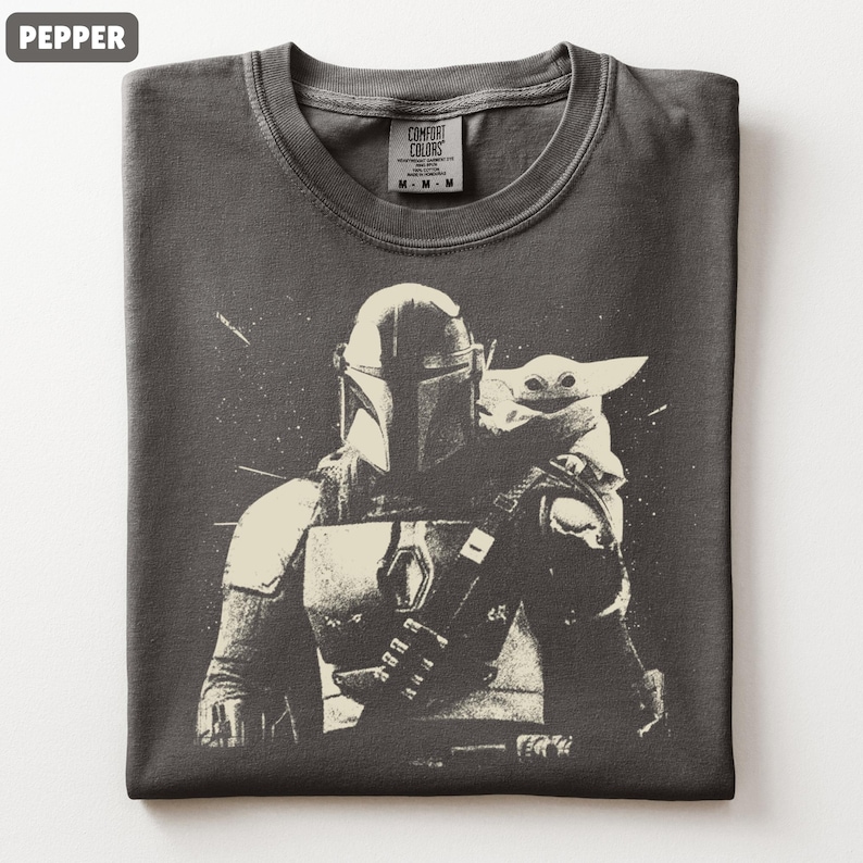 Vintage Mandalorian och Grogu-skjorta Star Wars-grafik-t-shirt Retro Star Wars-t-shirt Komfortfärger Mandalorian-t-shirt Mandalorian-filmskjorta bild 1