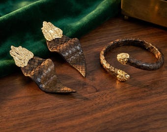 Pulsera y aretes de piel de pitón / Conjunto de joyería llamativa de latón fundido a mano / Accesorio de piel exótica