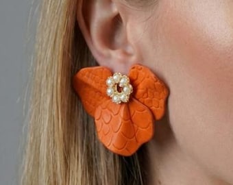 Pendientes de piel de pitón / Pendientes de geranio en latón fundido a mano / Joyería de cuero exótico