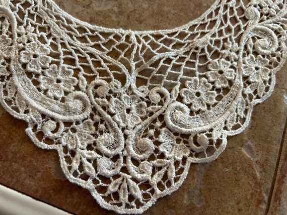 Vintage "LACE COLLAR"   Floral Ivory Color Appliq… - image 4