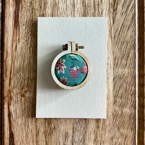 Liberty of London fabric Embroidery hoop Magnet Cross Stitch Needle Minder • So Cute!