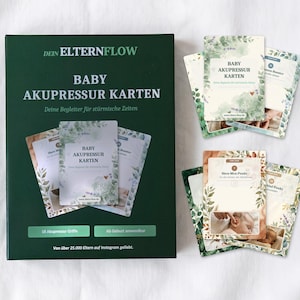 K&ouml;nnte beinhalten: Eine dunkelgr&uuml;ne Schachtel mit der Aufschrift DEIN ELTERNFLOW BABY AKUPRESSUR KARTEN sowie dazugeh&ouml;rige Lernkarten mit botanischen Illustrationen, deutschem Text und Fotos, die Akupressurtechniken bei einem S&auml;ugling zeigen.