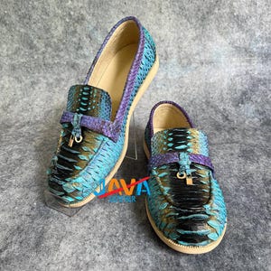Mocassins de luxo em couro de píton, feitos à mão, para mulheres. Sapatos de grife sem cadarço.