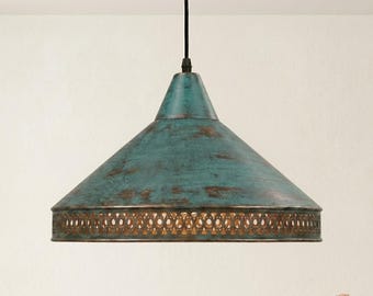 Lámpara colgante marroquí de cobre con pátina – Lámpara de techo rústica hecha a mano – Acabado verde verdigrís – Iluminación colgante artesanal – Decoración bohemia para el hogar