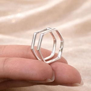 Anillo hexagonal doble de plata de ley 925, joyería geométrica llamativa que no se deslustra.