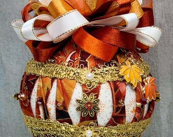 Quilted Ornament for Autumn Decor, Fabric Kimekomi Holiday Bauble, Thanksgiving Table Centerpiece Accent, Fall Home Decor