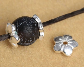 4 MM Sterling Silber Kirschblüte Sakura Blume Perlenkappe 20 Stück Massiv Silber (64431-2138)