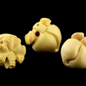 15x14MM Natural Yellow Boxwood Sandalwood Handcrafted Engraved Beads Peach Carved Beads Loose Beads 2 Beads (50820-250)