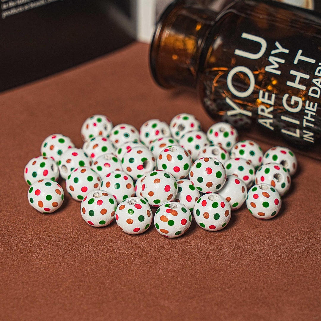 Christmas Beads 5 Pcs Red & Green Dots Bubblegum White Wooden