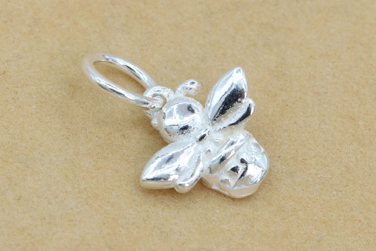 Bee Charm in 925 Sterling Silver - Fine Jewelry by Rellery