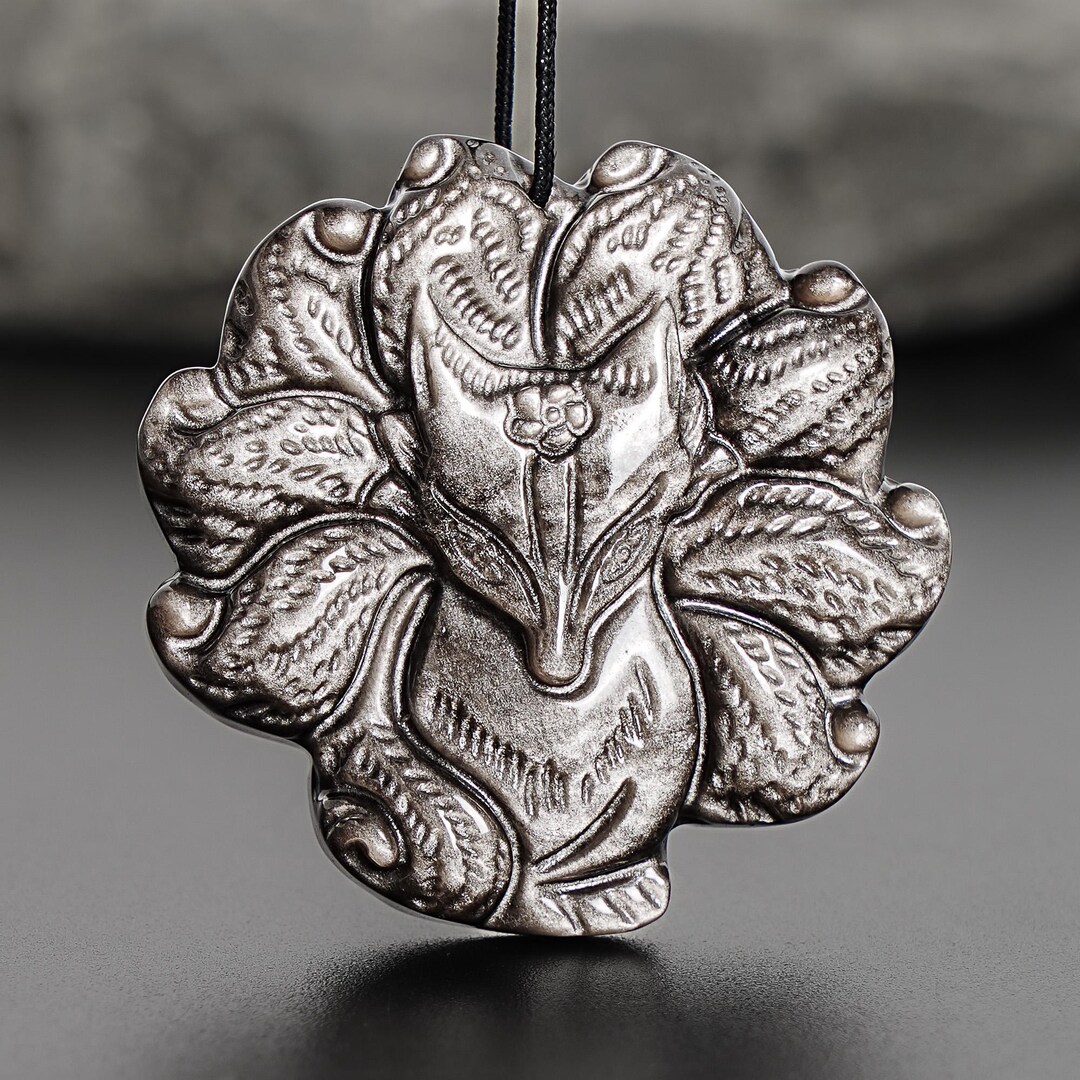 本物の天然シルバーオブシディアン神秘的な九尾の狐ペンダントグレード