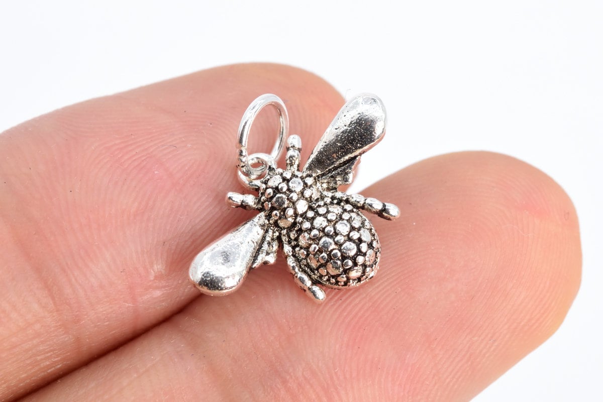 18x12mm Sterling Silver Bee Charm Solid Silver (61512-2101 18x12mm Sterling Silver Bee Charm Solid Silver (61512-2101