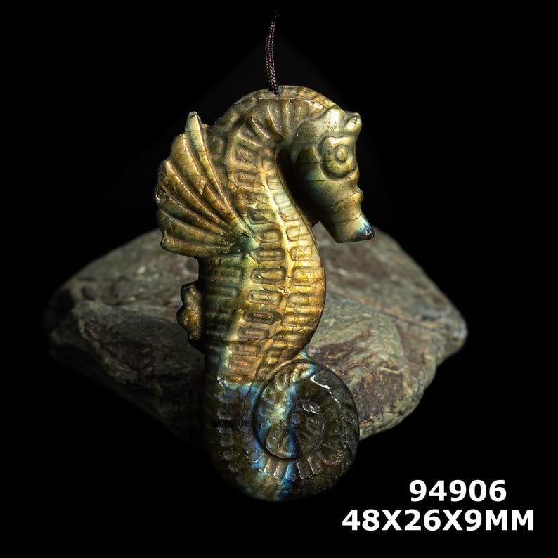 Genuine Natural Blue Flash Labradorite Seahorse Pendant Pendant Grade