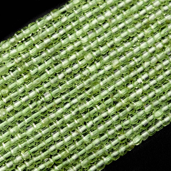 2 x 2 mm vert herbe péridot, qualité AAA, véritable pierre précieuse naturelle, brins biseautés, cube à facettes, perles en vrac 15 po. Options de lot en gros (125059)