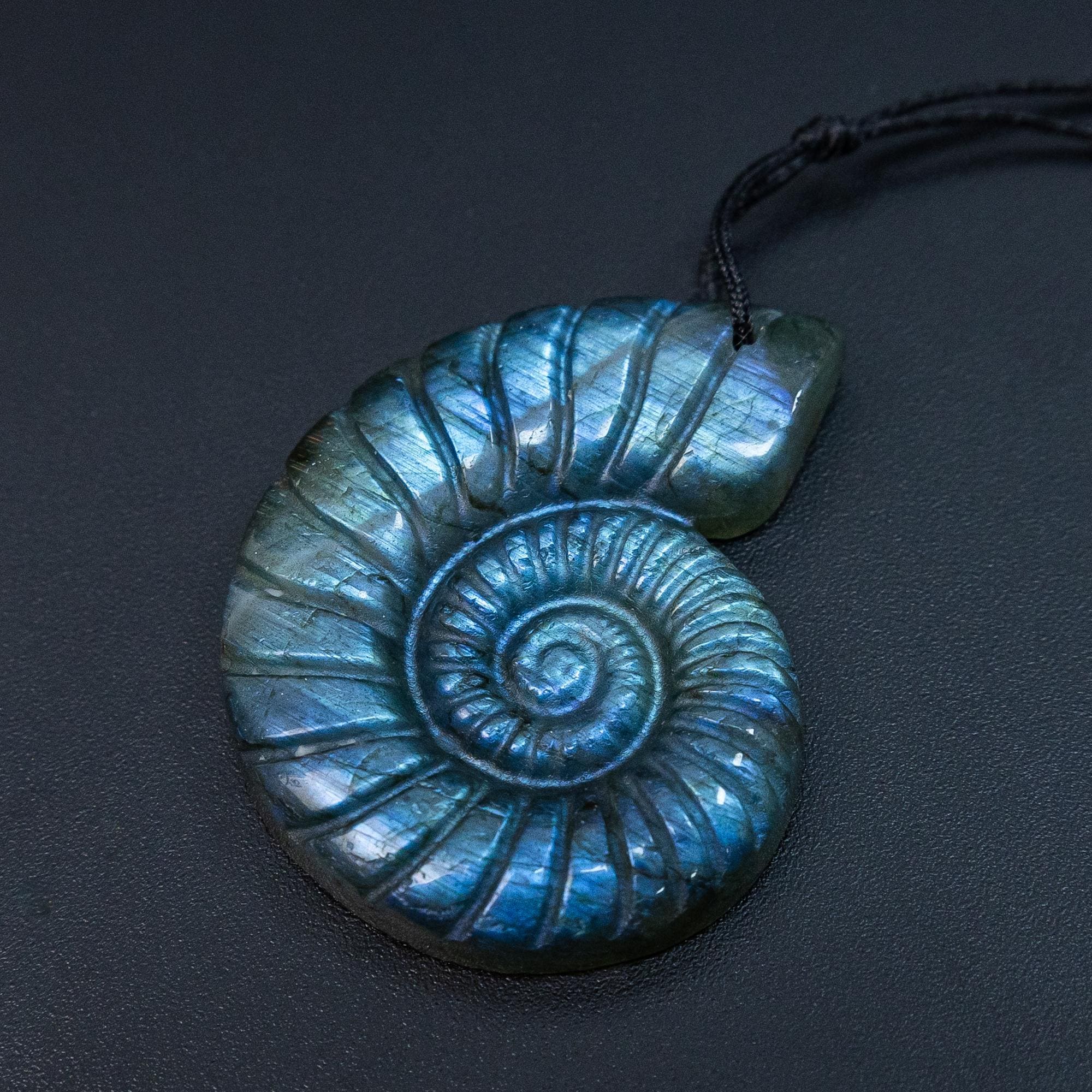 Genuine Natural Blue Flash Labradorite Spiral Shell Pendant Grade AAA Gemstone Labradorite Pendant