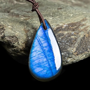 Genuine Natural Bright Blue Flash Labradorite Teardrop Pendant Grade AAA Gemstone Oval / Rectangular Labradorite Pendant