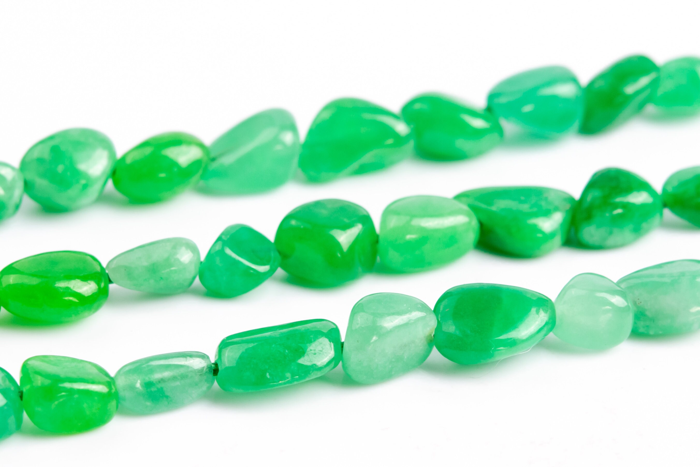 セール 国内 Pebble Jade Burma Green Grass 5-9MM Chips AAA Grade Beads その他
