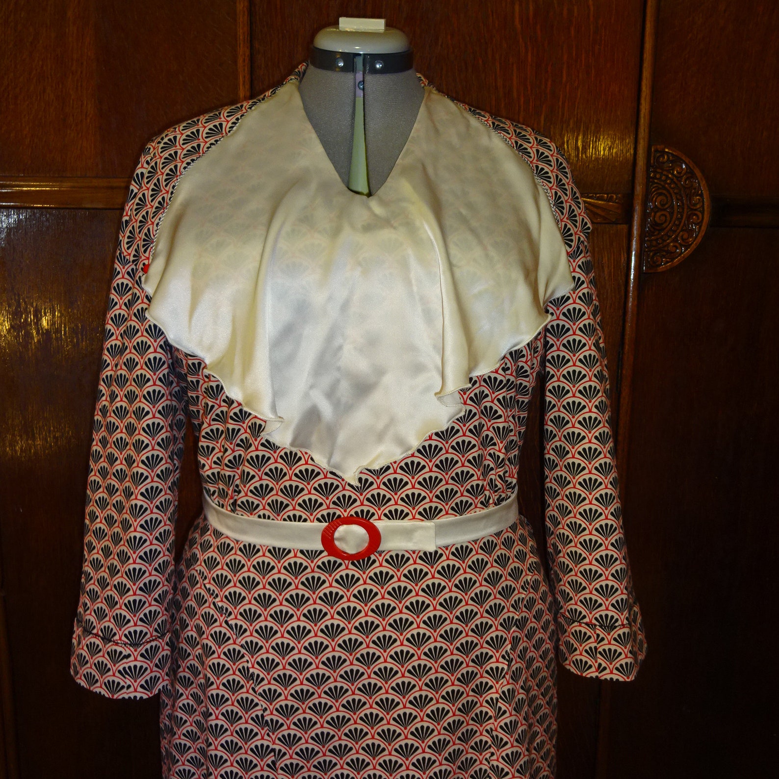 1930s Style Jabot Collar Dress With Balloon Sleeves and Slim Etsy