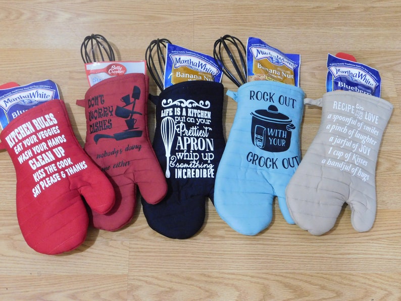 Personalized and Funny Saying Oven Mitt Giftsetshomewarming Etsy