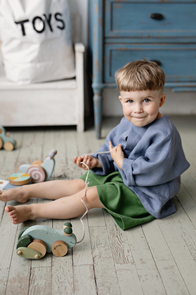 Eco-friendly Wooden Pull Toy Frog, Handmade & Hand Painted for Play and Discovery image 7