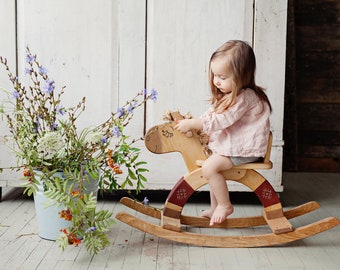 Giocattolo cavallo a dondolo fatto a mano, giocattolo a dondolo in legno, cavallo a dondolo in legno, giocattoli classici per bambini, giocattoli vecchio stile