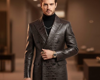 Blazer masculino artesanal em couro com estampa de cobra, modelo píton marrom, abotoamento duplo, estilo motociclista slim.