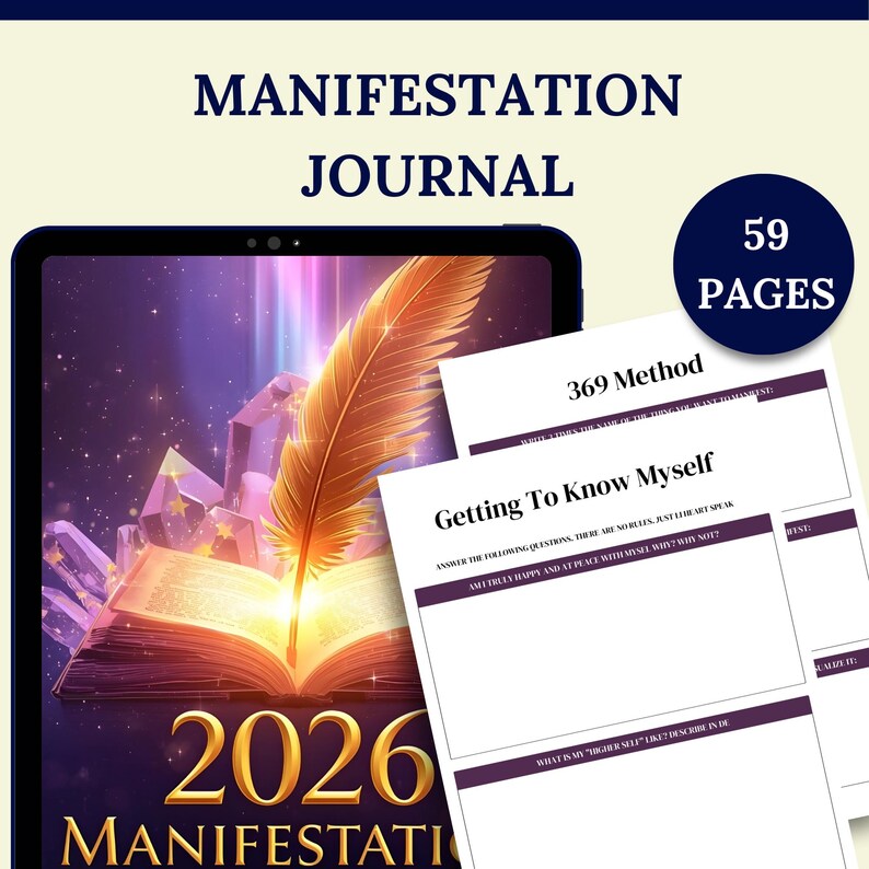 Op de afbeelding: Een digitaal manifestatiejournaal met 59 pagina's. De omslag toont een open boek met een gloeiende veer, kristallen en de tekst "2026 Manifestatie". Bevat pagina's voor zelfreflectie en de 369-methode.