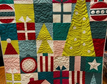 Christmas Cheer Quilt Lap Size