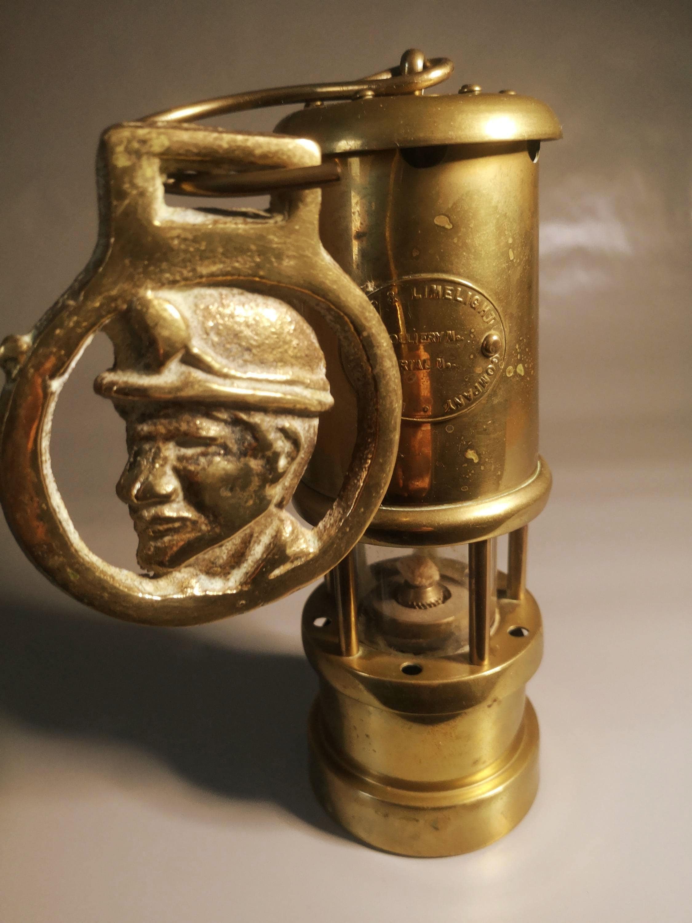 ライト・ランタン British Coal Mining Miner's Lamp British Coal Mining Miner's Brass Lamp Lantern Wales Company
