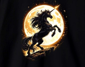 Svart enhörningsmånetröja - Mörk fantasi-enhörningsdesign - Enhörningströja i anime-stil - Mystisk enhörningskonst
