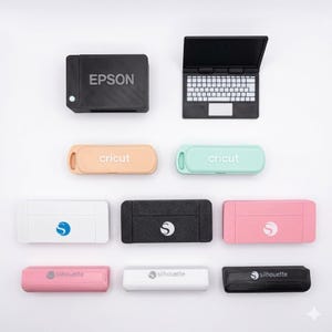 Może przedstawiać: Zestaw trzech ceramicznych misek w różnych rozmiarach. Miski mają nakrapiane, matowe wykończenie w odcieniach kremu, jasnego brązu i ciemnego brązu. Największa miska ma średnicę około 20 cm.