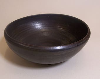 Ramen or Noodle bowl. Glazed in bronze.