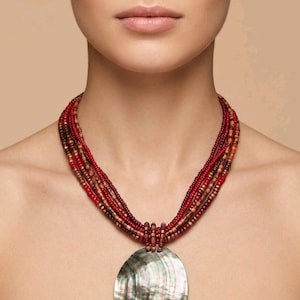 Grand collier à pendentif coquillages en nacre - Bijoux fantaisie en perles de couleur terre