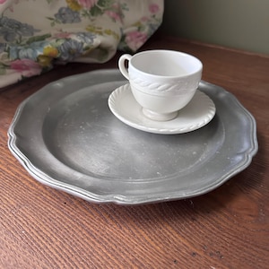 Wilton Columbia Pewter Plate - Etsy