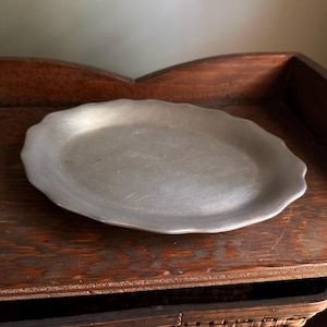 Vintage Wilton Armetale Pewter Serving Tray Oval Scalloped Edge Bread Platter Rustic Farmhouse Serveware