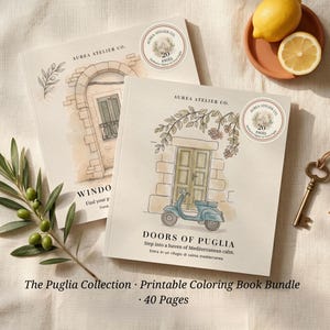 Puede incluir: Dos libros para colorear con ilustraciones de acuarela de puertas y ventanas italianas, con el texto "DOORS OF PUGLIA" y "WINDOW". Los libros forman parte de "The Puglia Collection" e incluyen 40 páginas. Un limón y una llave también están en la imagen.