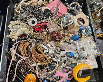 Mixed Lot Vintage Modern 100% Craft Jewelry Necklaces Bracelets Earrings 1lb #4