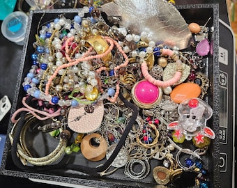 Mixed Lot of 100% Craft Jewelry Beads Bracelets Earrings Crafting Or Repair 1lb  #1