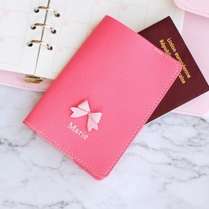 Kundenspezifische Leder-Passhülle mit Aufdruckname oder Initialen, Passhülle aus echtem Leder, Passhalter, Reisebrieftasche