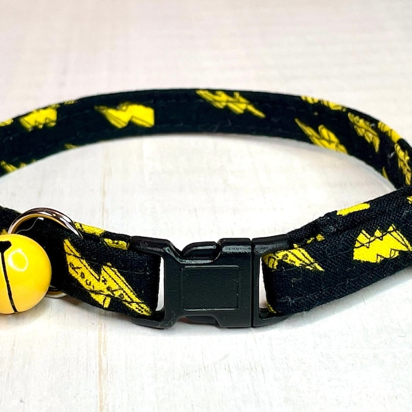 Cat Collar Lightning, Breakaway Yellow and Black Kitten Collar with Bell, Lightning Bolts Thunder