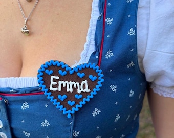 Gingerbread heart pin personalized with name, made of felt