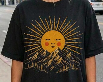 Vintage Boho Sun Shirt Celestial Sun Graphic Tee Boho Sun Shirt for woman Retro Celestial Graphic Tee Summer Bohemian Sunshine Trendy Tee