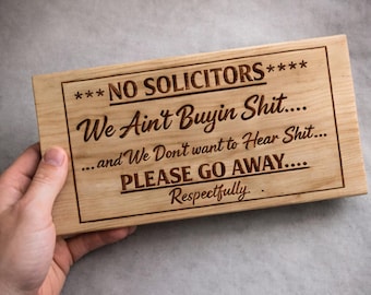 Divertido cartel de "Prohibido solicitar" / Decoración ofensiva para puerta grabada en madera (25 x 13 cm)