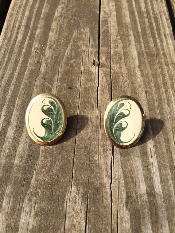 Vintage Green & Beige Gold Metal Earrings - image 1