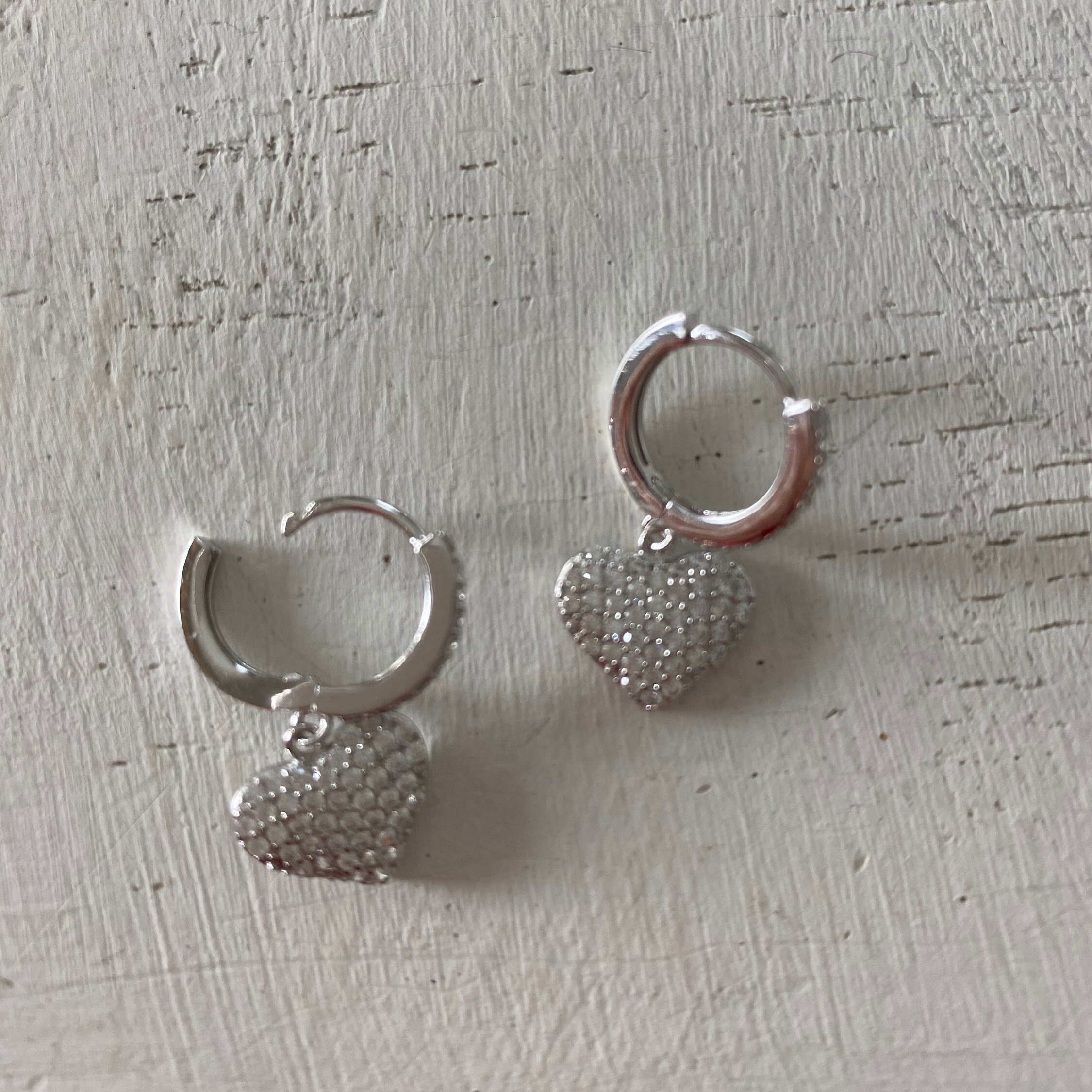 イヤリング TATIANA Silver 925 Lovely Heart Hoop Earrings EC3030 720103376_1.jpg