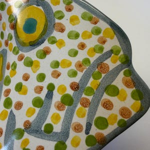 Plato de pescado vintage pintado a mano de MacKenzie-Childs (1997) / Pieza para servir de Aurora, NY imagen 9