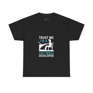 Vertrouw me, ik ben een softwareontwikkelaar T-shirt | Coder Desk-T-shirt met print